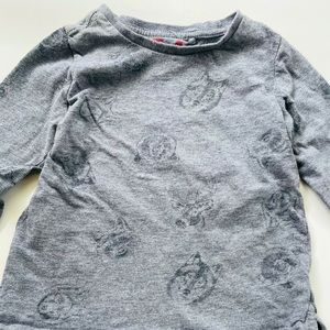 Gray long tee with light animal pattern